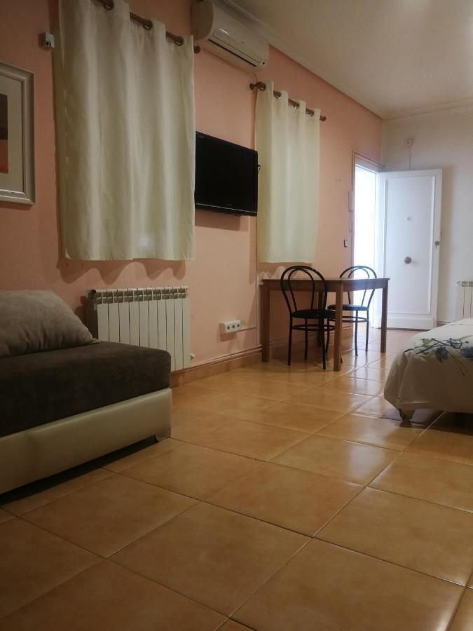 Pension Navarra Мадрид Экстерьер фото