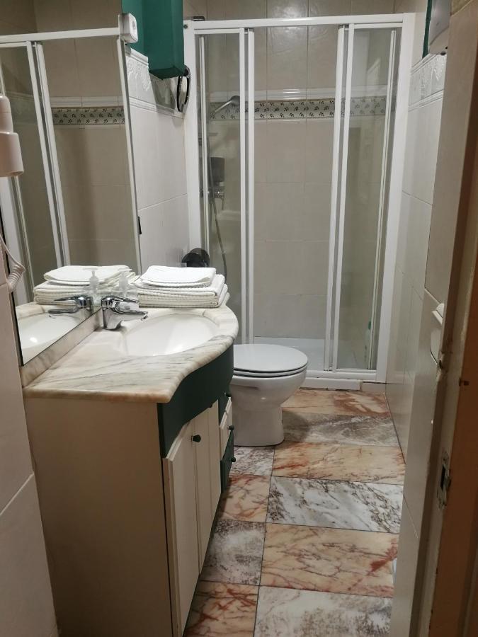 Pension Navarra Мадрид Экстерьер фото