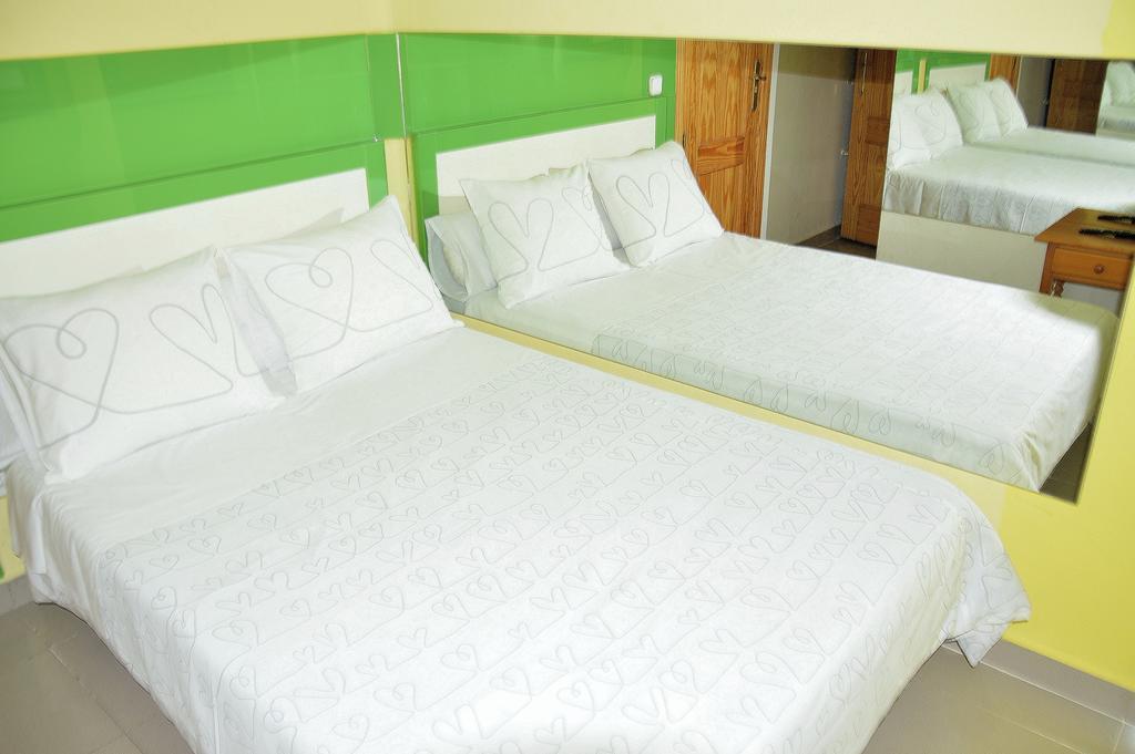 Pension Navarra Мадрид Экстерьер фото